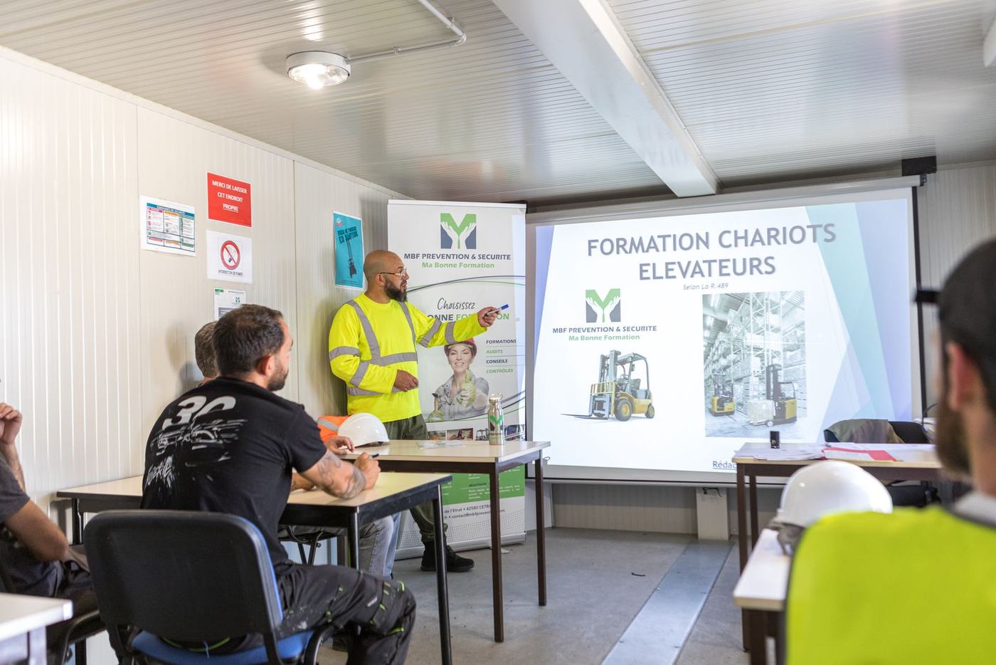 Salle de formation MBF : cours théorique CACES® chariots élévateurs